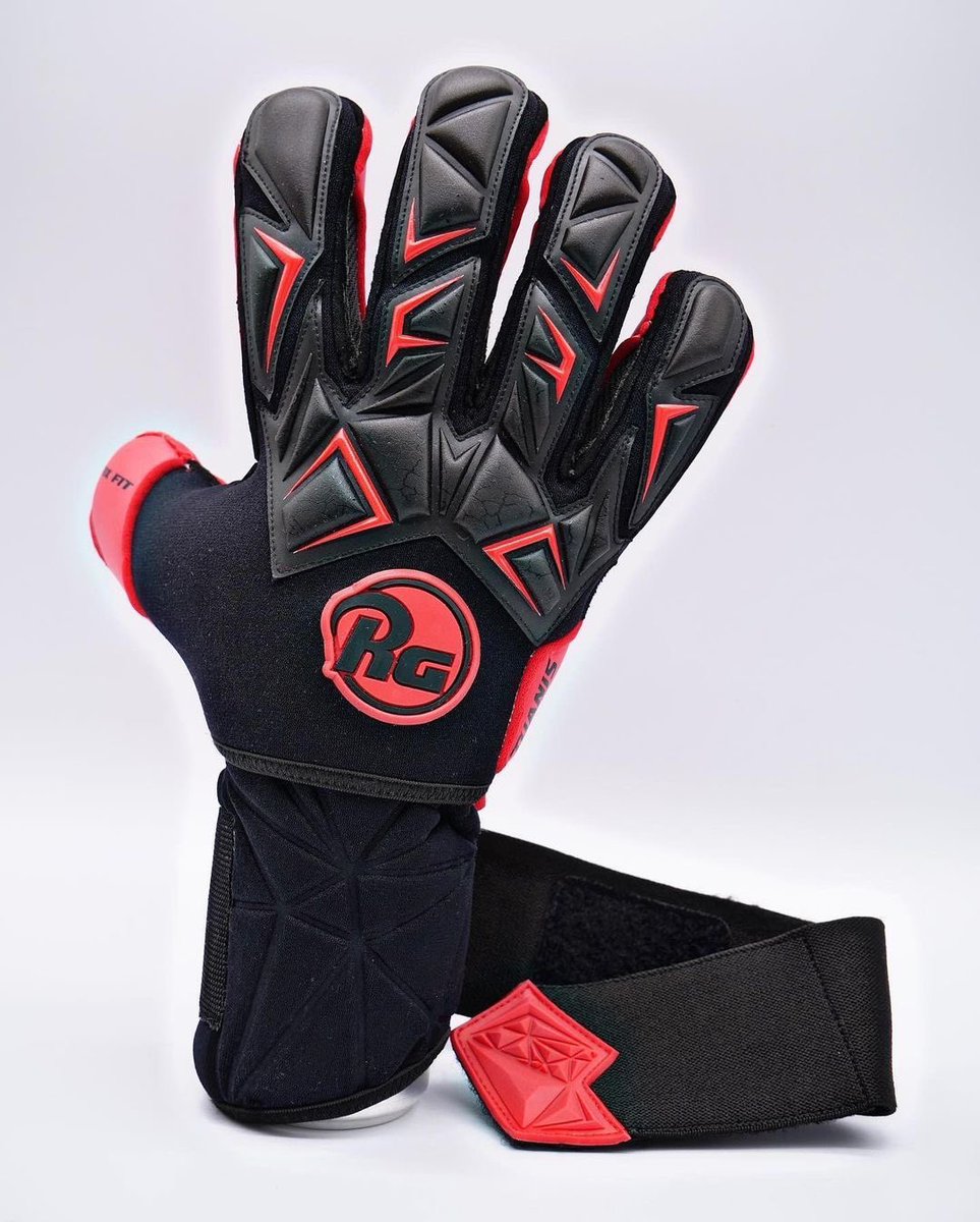 rg_glovesSA tweet picture