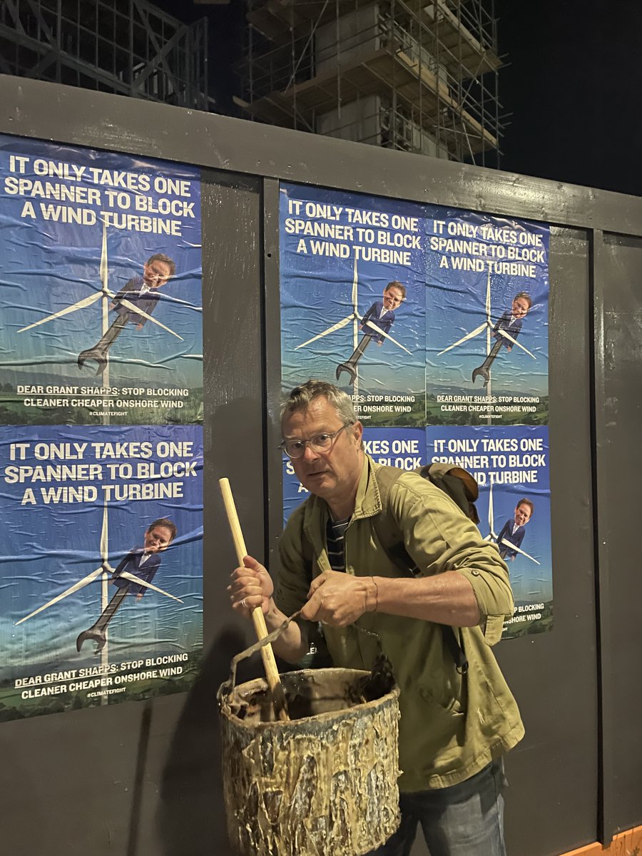 The people of Welwyn Hatfield, constituency of so-called Net Zero minister @grantshapps, are waking up to these posters, which I pasted up in the small hours of the morning. If you agree with the message, please spread as widely as possible! #climatefight #onshorewind