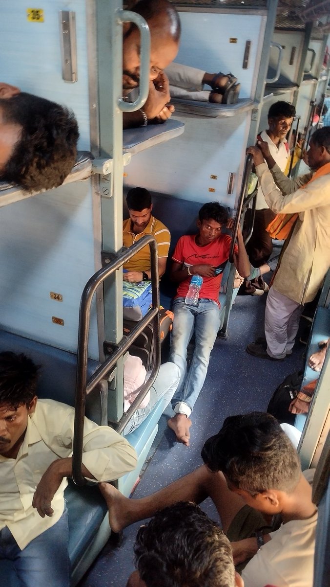 SumitDas052023's tweet photo. Is this a sleeper class reservation coach?? 
Why should I reserve a seat by Paying Rs. 530..? 
Shaktipunj express 11448
2 july hwh to jbp
Now at beohari, madhyapradesh

@AshwiniVaishnaw
@drmjabalpur @RailwaySeva @RailMinIndia https://t.co/a3xzJ1VcuE