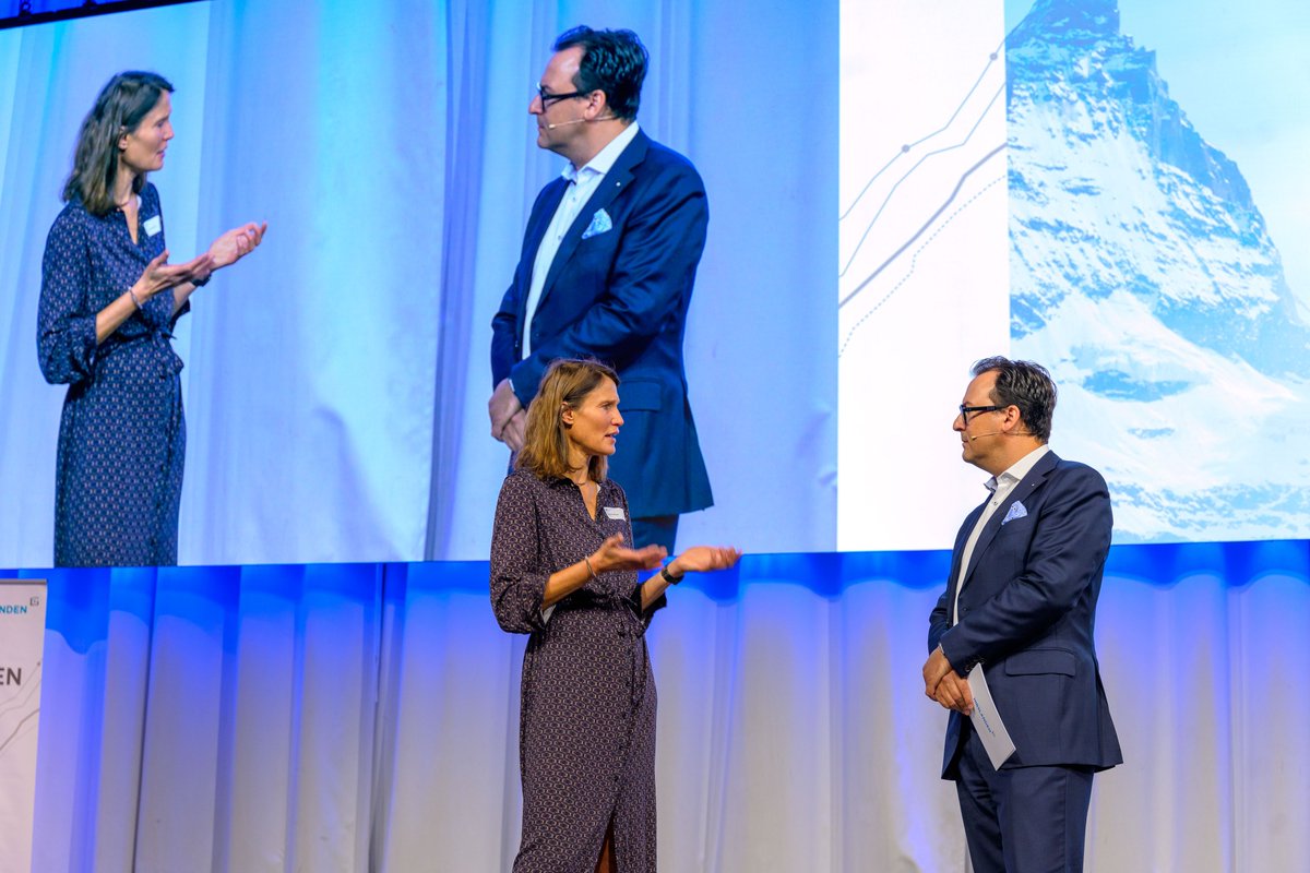 «Das System Gesundheit muss in Zukunft ganzheitlich betrachtet und rund um die Bedürfnisse der einzelnen Patientinnen und Patienten aus organisiert werden», so die Trend- und Zukunftsforscherin Corinna Mühlhausen am Hirslanden Doctors’ Summit 2023. 🎥 fal.cn/3zzKJ