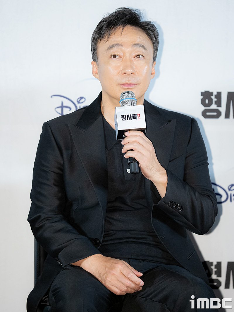 '형사록 시즌2' 기자간담회 현장 #형사록2 #형사록 #이성민 #경수진 #이학주 #김신록 [iMBC 직찍 7장] https://enews.imbc.com/News/RetrieveNewsInfo/386881…Translate post