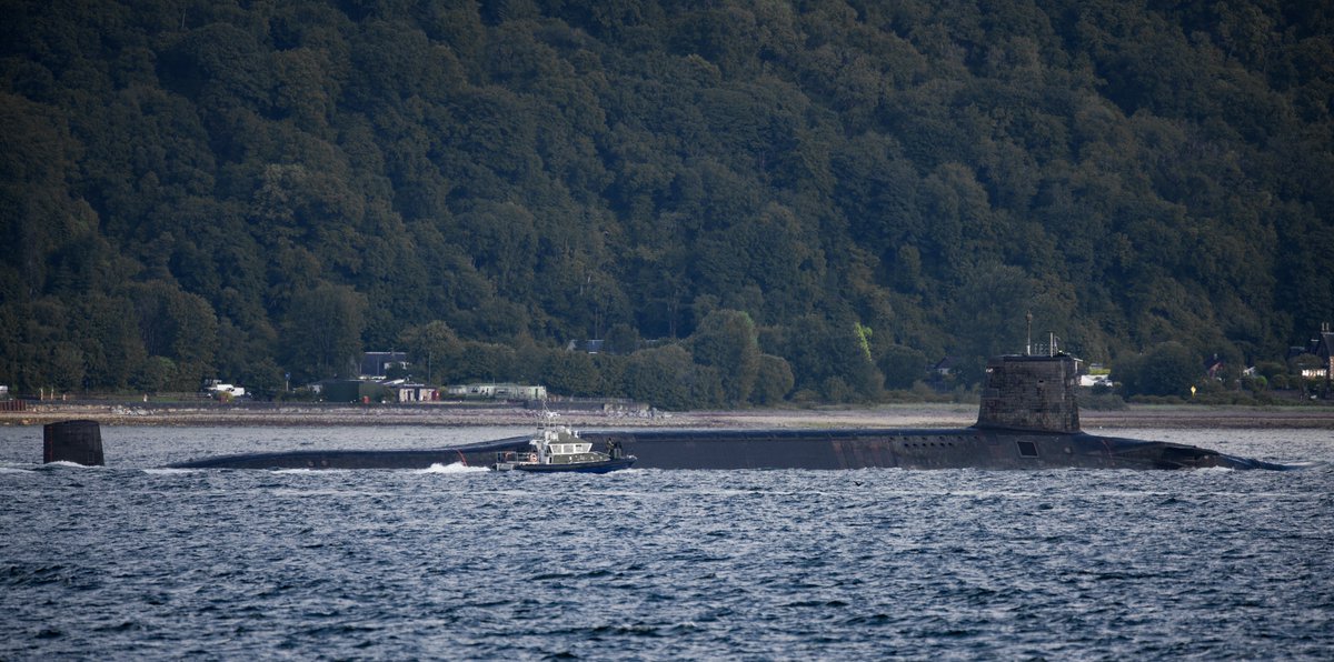 SheilaLWeir's tweet photo. Vanguard class submarine heading up the Clyde today @RoyalNavy @RoyalMarines #submarine #submariner #navy #naval #shipping #hmnbclyde #firthofclyde #policeboat https://t.co/ulOG0nzbrr
