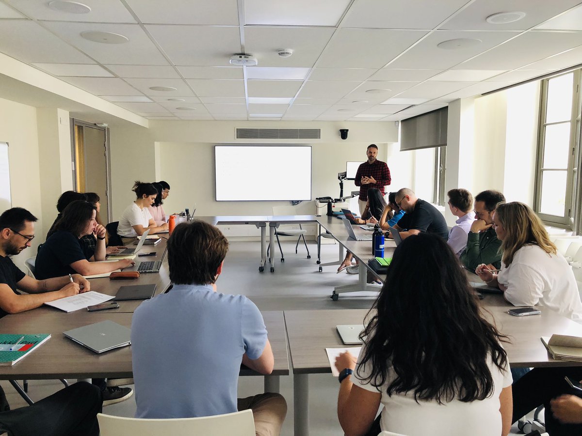 First day of the summer school ‘Electoral Democracy in Danger’ with <a href="/MarkusWagnerAT/">Markus Wagner</a> talking about affective polarization! <a href="/sciencespo/">Sciences Po</a> <a href="/FondationMSH/">Fondation Maison des Sciences de l'Homme</a> <a href="/CERIUdeM/">CÉRIUM</a>