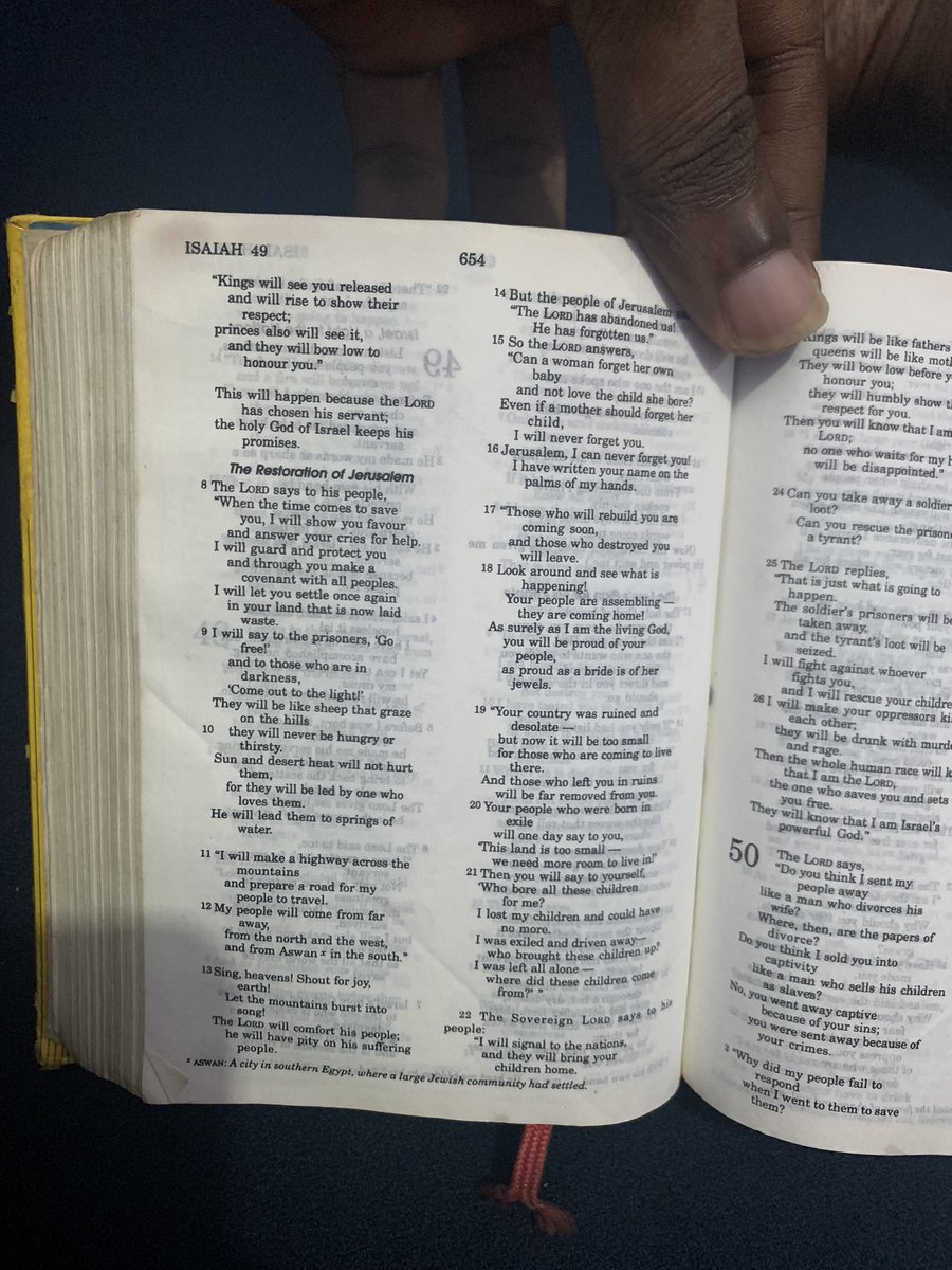Ayelari145's tweet photo. @bod_republic I don start my own.🤦🏿 i dey find chapter wey go lead me to God location cause e fit dey inside bible make our pastors dey hide it. https://t.co/5NR3UlfLvF