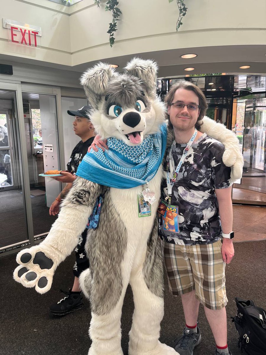 Late night suiting. Look for this collie. 👀