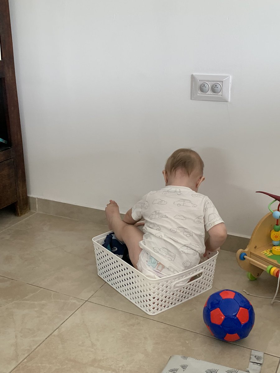 Gm Gm 🌞😎

Never put all your eggs in one basket! 🤗

#NFTCommunity #StillWithYou #NFTDad #nftart