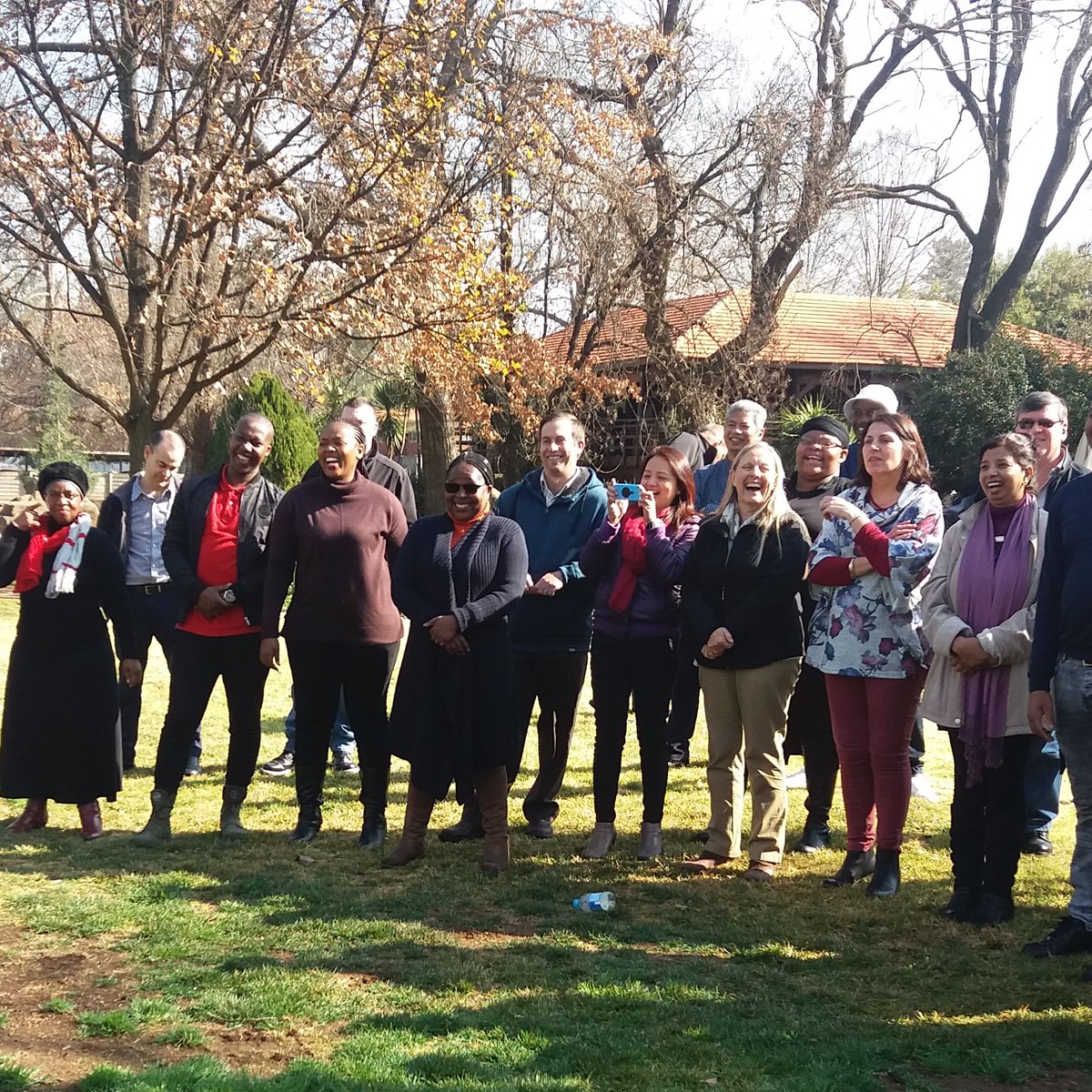 TeambuildingG's tweet image. “ The best way to cheer yourself is to try to cheer someone else up. ”  #TeambuildingGalore #teamgalore #ConferenceEvents #CorporateEvents #teambuilds #Groups #mondaymotivation #bettertogether❤️