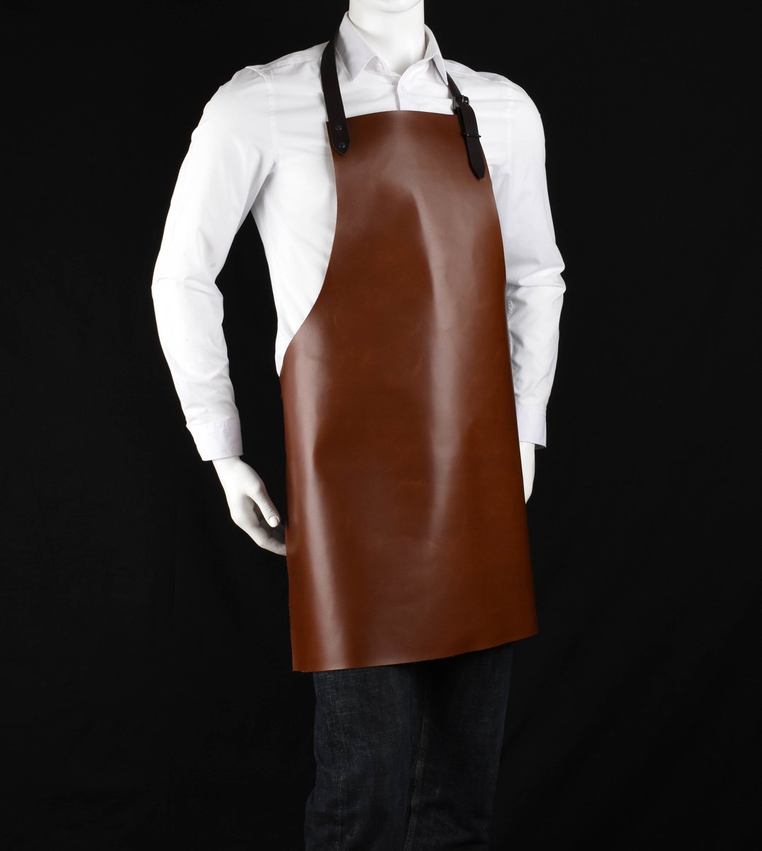 BuffelAtelier's tweet photo. Ben jij op zoek naar een basic, no-nonsense #BBQ schort? Deze prachtige leren schort Breda Cognac is gemaakt van stug en sterk splitleer en heeft een mooie stoere uitstraling. De schort heeft een riempje om de hals en om taille https://t.co/VQr7UxRqB3
