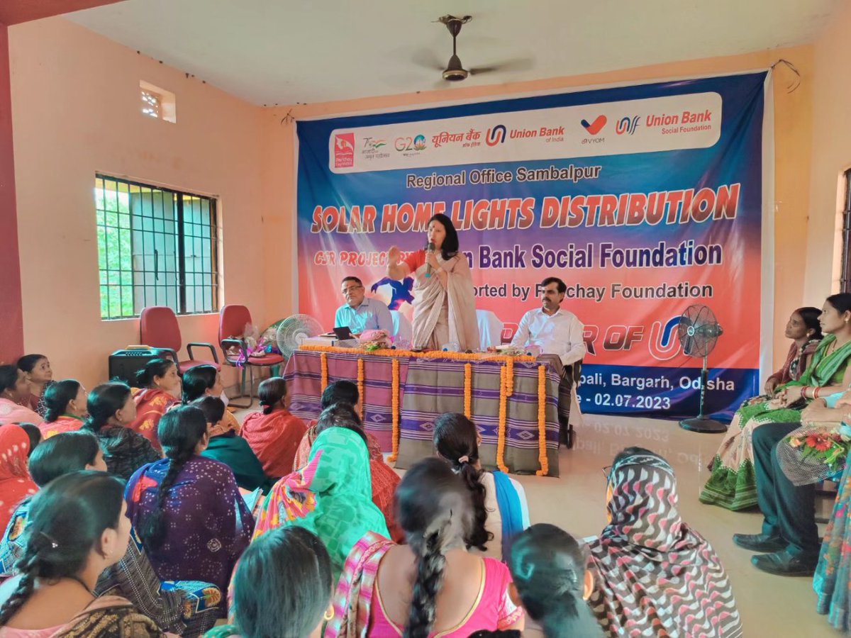 rosalinpatsani's tweet photo. #projectpavi #parichayfoundation #CSR #intitaves
Parichay Foundation & Union Bank of India, one of the largest PSB of the country, has distributed 200 LED Solar Tube Lights for spreading lights in homes of the less privileged women of Kendupali Village, Bargarh, Odisha. https://t.co/XHaEsIR8g8
