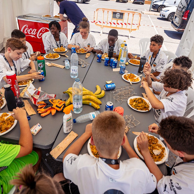 Academia_VCF's tweet photo. Y cรณmo no, no podรญa faltar nuestra querida paella de ๐๐ฎ๐๐ฎ ๐ก๐ฎ๐๐ฎ๐ฟ๐ฟ๐ผ ๐
๐ฅ Una ๐ฝ๐ฎ๐ฒ๐น๐น๐ฎ ๐ฑ๐ฒ ๐ฐ๐ฎ๐๐ฒ๐ด๐ผ๐ฟ๐ถฬ๐ฎ ๐ถ๐ป๐๐ฒ๐ฟ๐ป๐ฎ๐ฐ๐ถ๐ผ๐ป๐ฎ๐น ๐
A estas horas no vendrรญa mal, ยฟeh? ๐
#VCFWorldCup