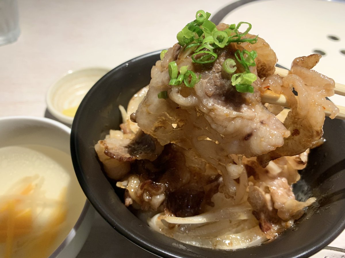 a_mefarm's tweet photo. 今日のランチ🍗
お肉が食べたかったので、カルビ丼いってみた😋❣️

#焼肉屋 #ランチ #黒毛和牛 #カルビ https://t.co/bLT9BXrPaL