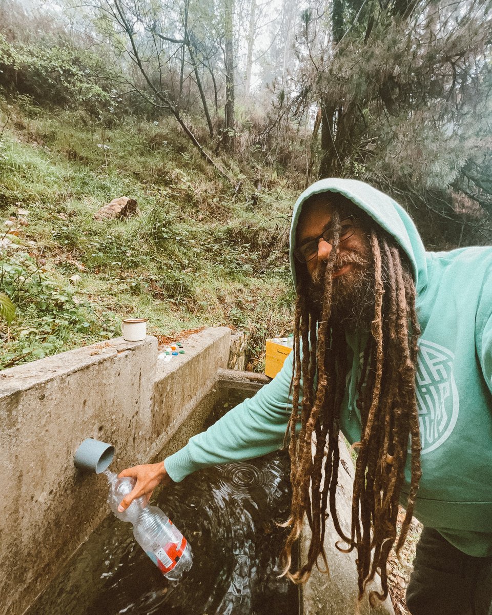 movingtheway's tweet image. Roadside stop to fill up our water reserve.
.
#vanlifemovement #vanlifeculture #vanlifegram #vanlifedestination #vanlifeclub #vanlifestories #movingtheway #keepyourspiritmoving #waterisgod #wig #vanlifeeuropa #vanlifespain #asturias #slowtravel #budgettravel #sustainabletraveler