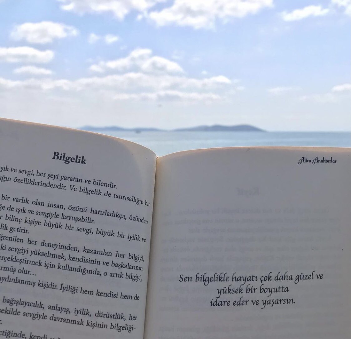 ipekcihanbilgin's tweet image. Bugün ve hafta için #AltınAnahtarlar kitabından…
#Bilgelik…
Yaşamdaki her olaya bilgelikle yaklaştığınız, aydınlık, mutlu, sağlıklı, güzel bir hafta dileğiyle… #ışık #sevgi #aydınlanma #farkındalık #kitap #pazartesi #motivasyon