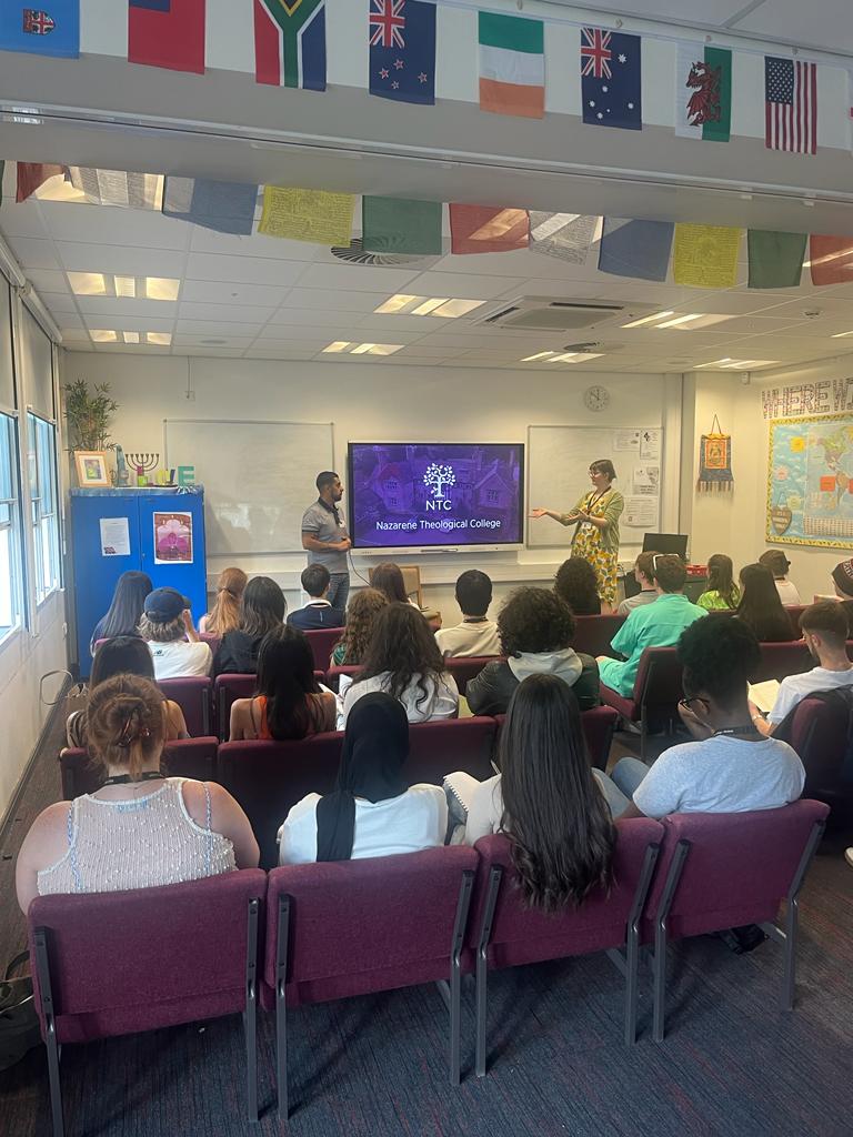 HolyCrossBury's tweet photo. Many thanks to George Herrera from Nazarene Theological College for his talk to our Theology students about his journey that has taken him from California to Manchester, helping students consider opportunities this subject area may lead, in terms of both education and employment. https://t.co/GD2U0WKDCL