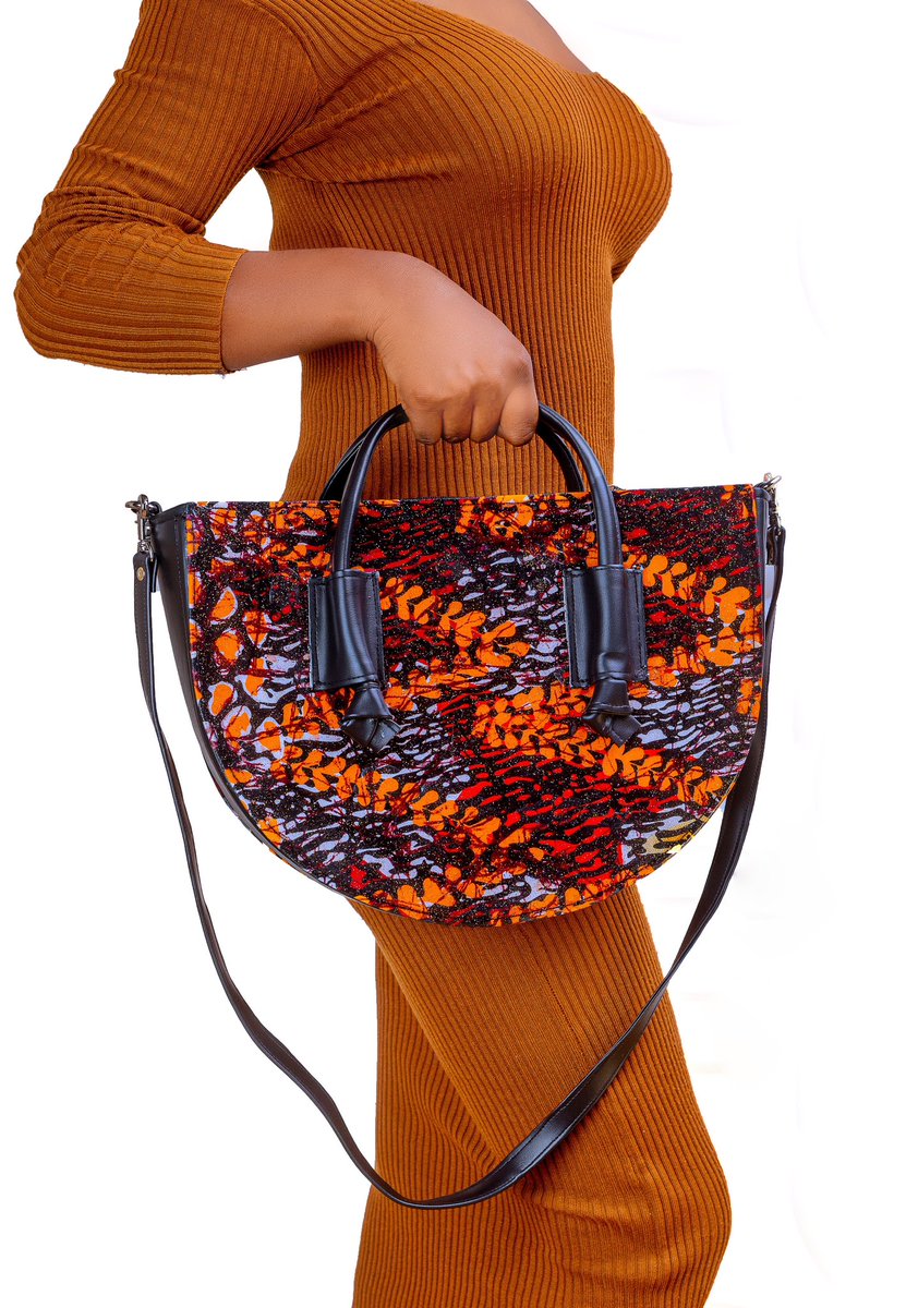 Our signature waterproof SEWA Ankara Handbag 

Exclusive collection for the “Executive Woman” 

Shop SEWA directly on our website 
dunsincrafts.com 

Happy New Month 🎉🎊
..
#dunsincrafts #ankarabags #ankarabag #ankaratotebag #ankaratote #ankaratotebags