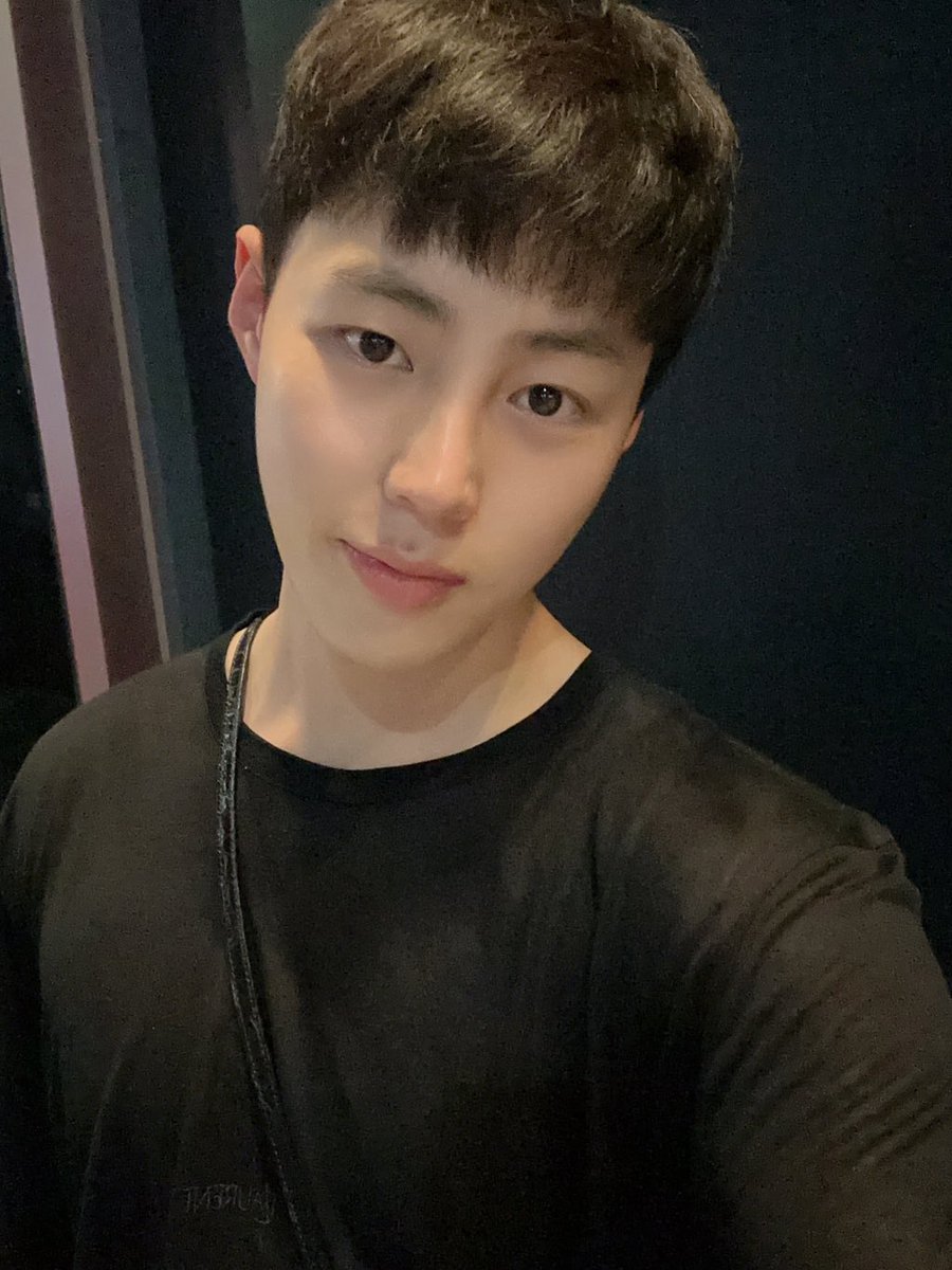 haneuldungi's tweet photo. 하늘💙

🔗 https://t.co/VVMkUk5HlR https://t.co/cX1HdXyfDI