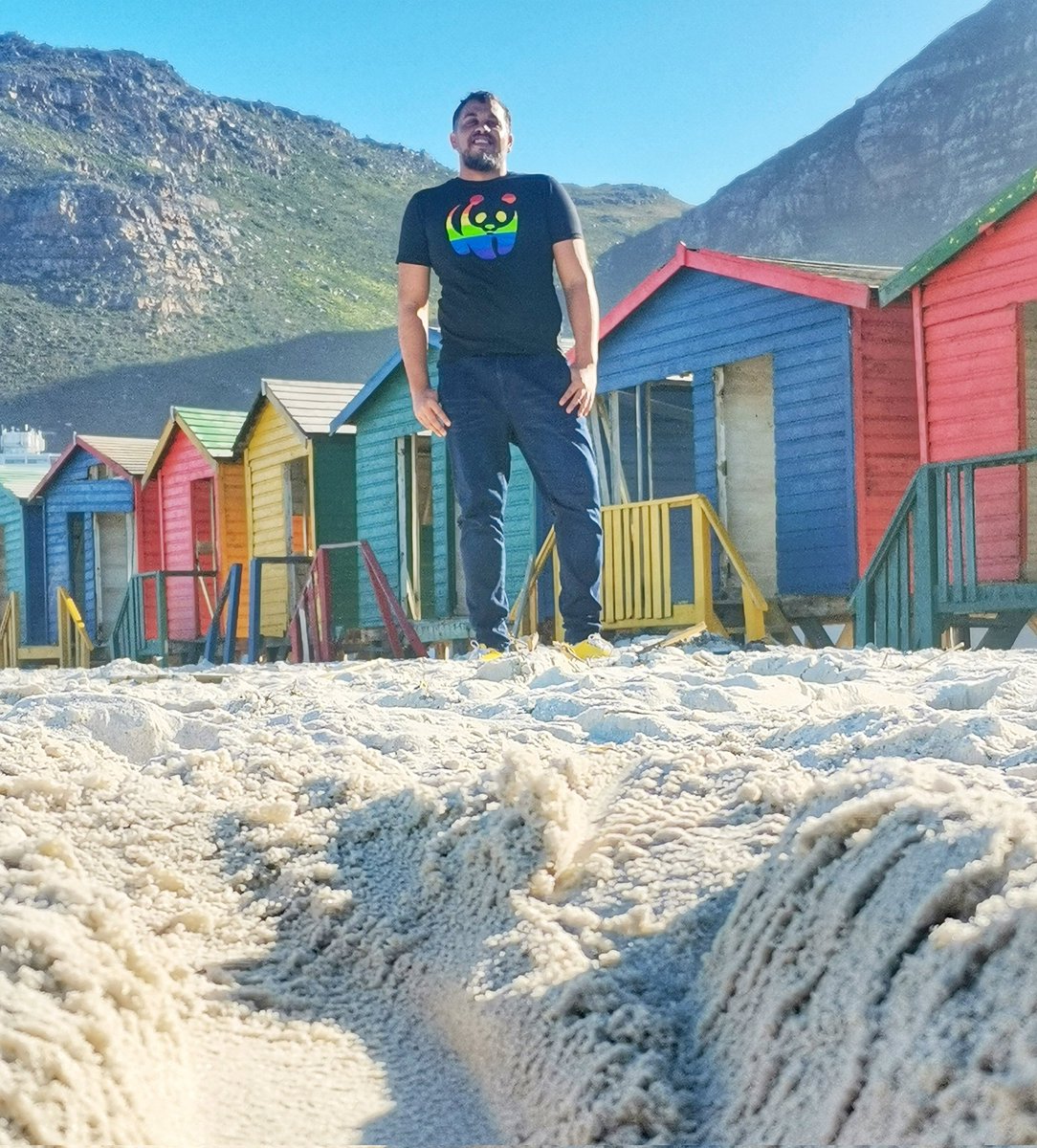 fuadpeters's tweet photo. A visit to the popular Muizenberg Beach was just what was needed this weekend.
#wwfsouthafrica #WWFStyleChallenge #tshirtchallenge #stylechallenge #ootd #IAMCAPETOWN #capetown #lovecapetown #southafrica #shotleft #discoverctwc #tavelmassivect #TravelMassive #TravelChatSA #wwfsa https://t.co/c9nCgASeOF