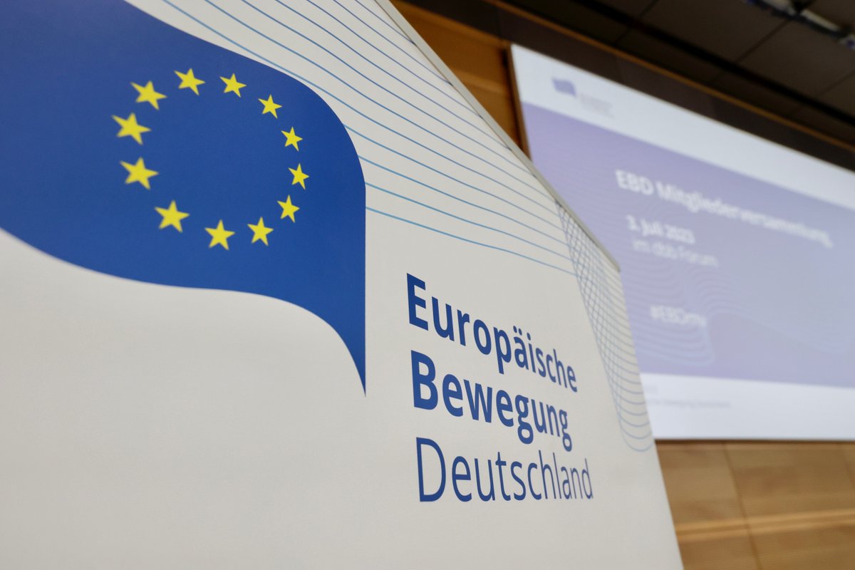 NetzwerkEBD's tweet photo. Herzlich willkommen zur diesjährigen #EBDmv aus dem @dbb_news Forum in Berlin. Das Generalsekretariat der #EBD begleitet auf #Instagram und hier auf #Twitter live das #Treffen der #EBDmitglieder. Im Fokus die #Europawahl2024 und die #EBDpolitik 2023/24🇪🇺. https://t.co/nc6nvyOF1V
