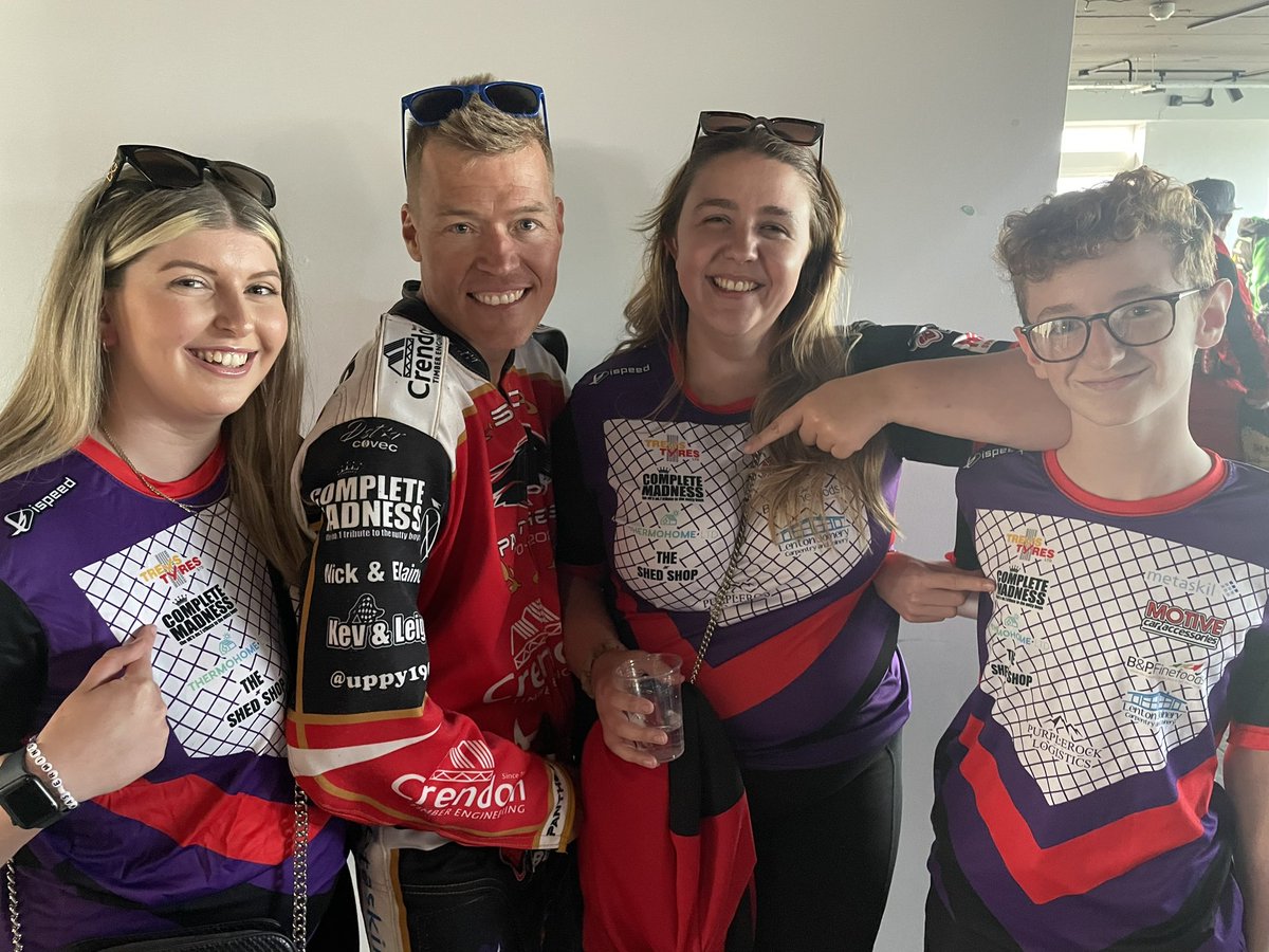 MadnessComplete's tweet image. Such a great #Speedway Farewell meeting for our good friend Ulrich Østergaard @ulleracing at Peterborough yesterday @PboroPanthers 
Fantastic to see so many support him and also thanks to everybody wearing our #CompleteMadness logo 😎😄

GOOD LUCK ULLE 🇩🇰
#BritishSpeedway