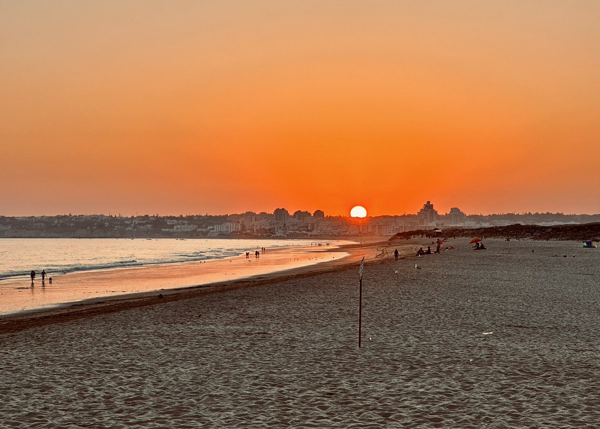 ZdenekTomicek's tweet photo. Portugalské západy 🌞
@Algarve_com #portugal #sunset #vidamar https://t.co/aI5FOhvSj6
