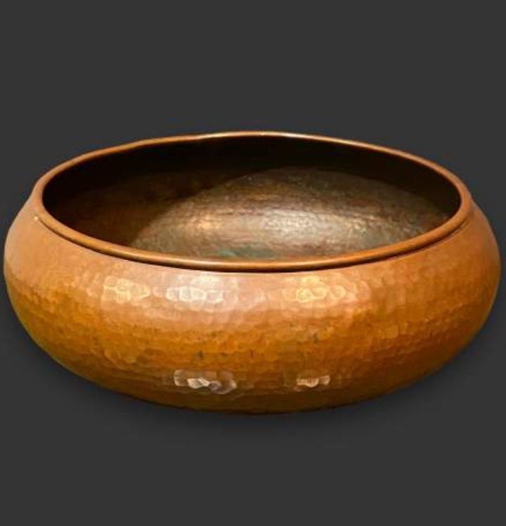 alvantiques's tweet photo. Hey #Roycroft collectors, i have a very early, large copper bowl for sale, potentially by #WalterJennings.
https://t.co/9cW4loQMy1…
@RoycroftCopper
@StickleyMuseum
@antiques_atlas
@Museum_AACM
#artsandcrafts #antiques #antiquecopper #roycroft #interiordesign #AllMetalMonday https://t.co/bO78uUGDNQ