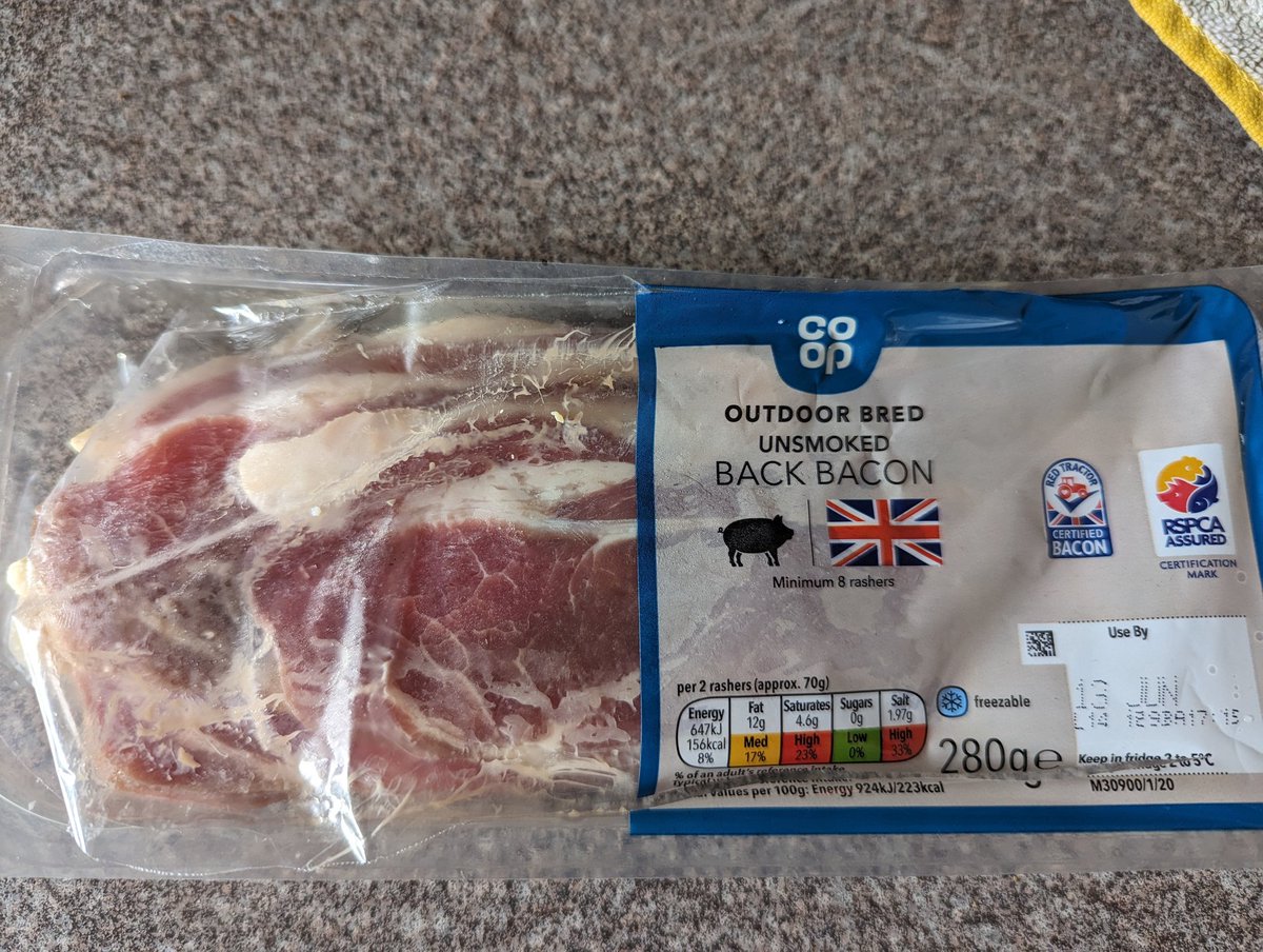 Trejster's tweet photo. So i was almost physically sick when I opened this pack of bacon from @coopuk Whitchurch rd Cardiff this morning. 13th June, what the hell! The smell 🤢 https://t.co/PZxHVbePDs