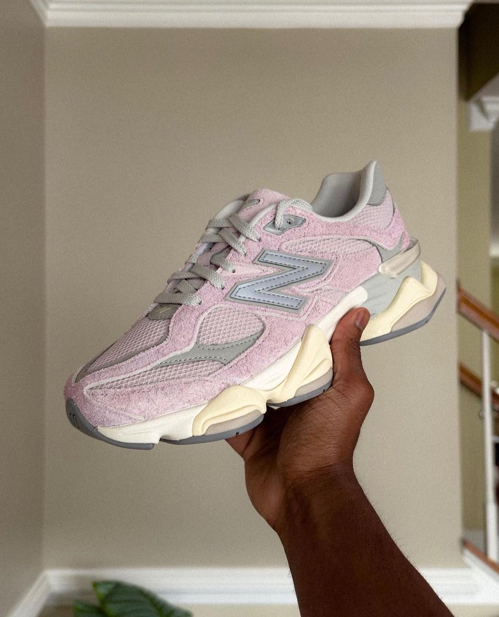 CaminoTV's tweet photo. La 9060 "Floral Pink" 🌸

Lien https://t.co/PSYHYCBtn1 https://t.co/6TQgFLvENq