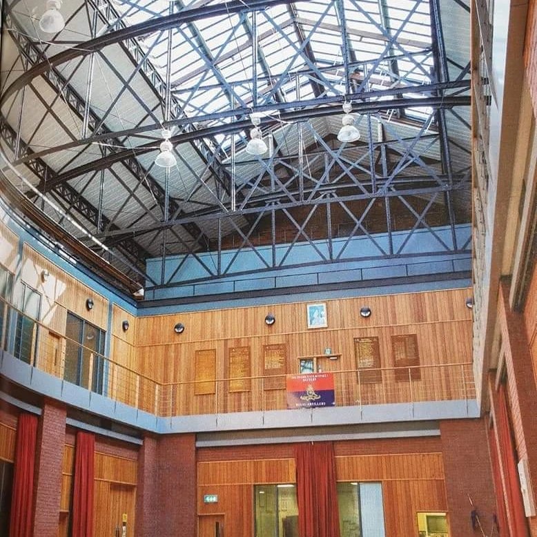 DiscoverhistPH's tweet photo. Today's #ThenandNow #picture shows the #inside of the #ArmyReserveCentre in the #StMartinsQuarter in #Worcester. This was once part of #HillEvans & Co. #VinegarWorks. #WorcestershireHour #oldphotographs #oldandnew #localhistory #localhistorian #oldworcester #oldtrades #lost https://t.co/Teczy6dJjv