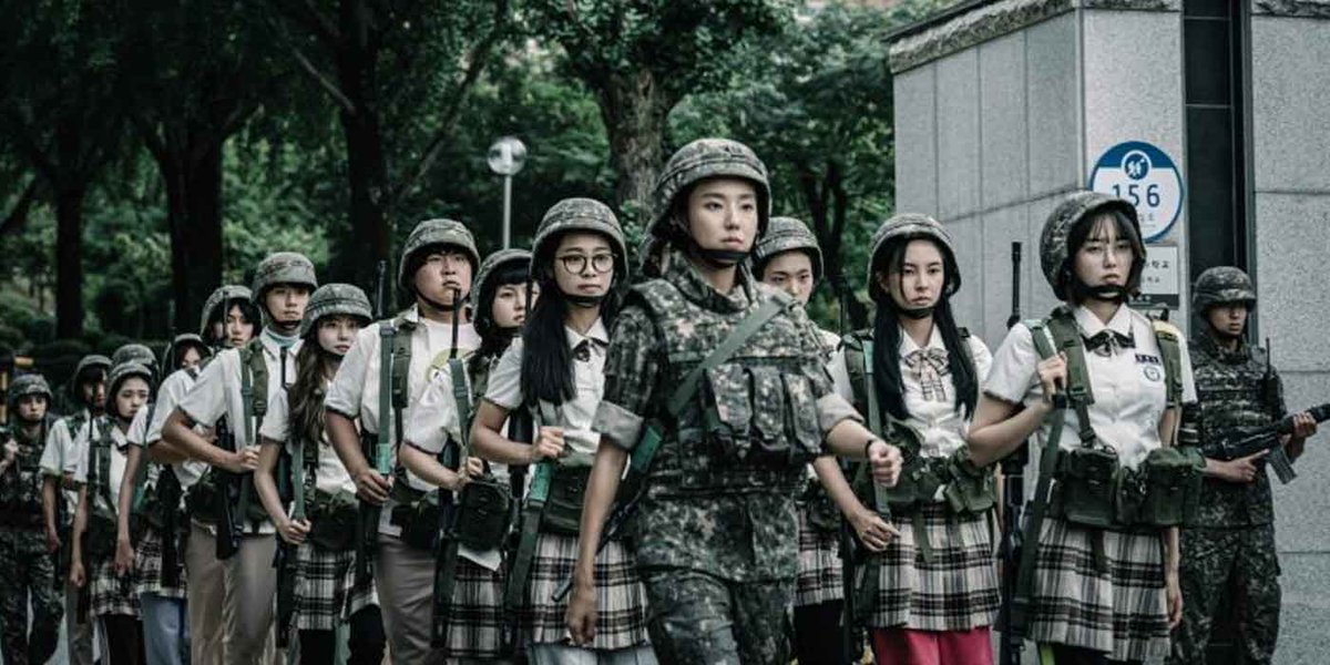 IndobaliF's tweet photo. Instead of preparing for university admission, seniors at Seongjin High receive army training to fight extraterrestrial monsters.

Movie - Duty After School

#iiff2023 #kdramalover #kdrama #koreandrama #dutyafterschool #shinhyunsoo #moonsangmin https://t.co/joivtVkXOg