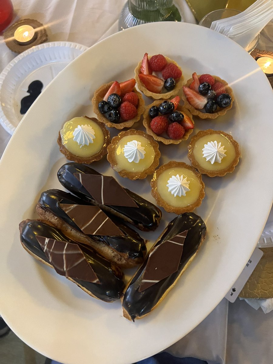 KhadijaMAhmed's tweet image. The lemon tart was the queen of the night.
@nadia_abdalla_ gave us a fancy treat at @legrenierapain 
#Networkingwithapurpose