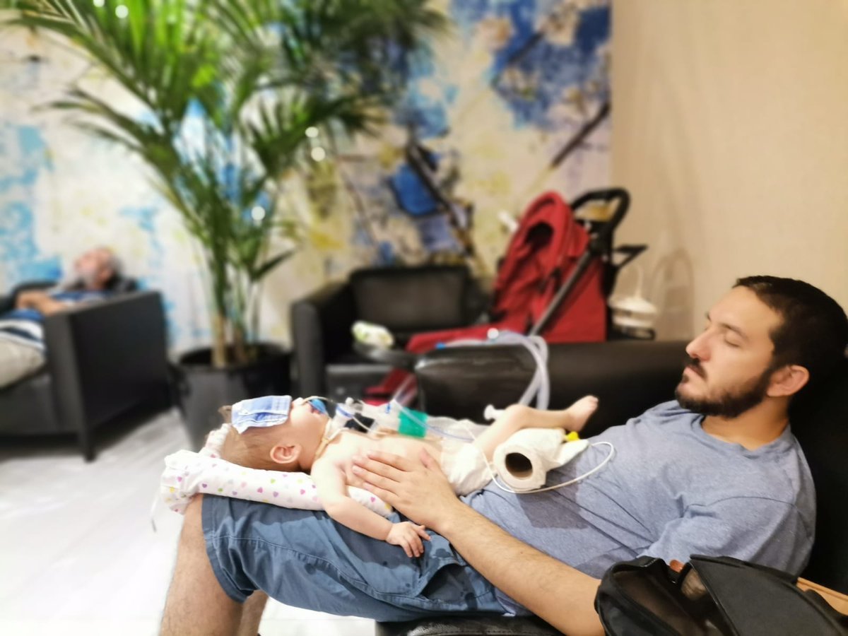 Derinde99149358's tweet photo. Küçücük bedeni ile yaşam mücadelesi veriyor🥺 SMA hastalığı sanıldığı kadar masum değil Mehmet Eren'in dayanacak gücü kalmadı ilacına giden yolda %84 oldu @SmaMehmetEren
Bi 10₺ bir paylaşım ile Erene umut olabilirsiniz✨

#altın #LGS2023 #FransaYanıyor #borsa #eregl Ali Cabbar https://t.co/W6IaR5jyQL