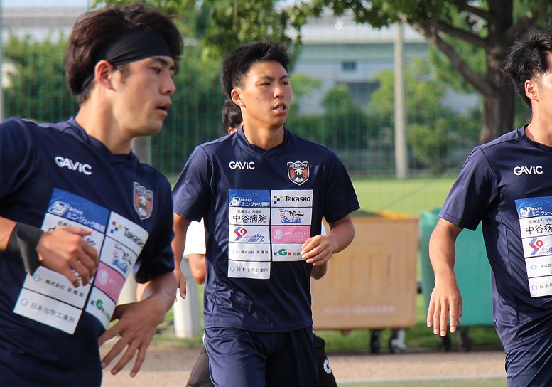 arterivo_info's tweet photo. 📷写真で振り返る関西リーグ第８週～その３

決勝ゴールをアシストした山瀬翔輝選手
「日曜日のナイターにも関わらず、大阪まで多くの声援ありがとうございました。後期１戦目まず勝利で終われ…」

👇全文はこちら👇
https://t.co/4HnTaq4Bdy

#アルテリーヴォ
#関西リーグ
#山瀬翔輝
#熱いプレーを https://t.co/8SlVMbUNDa