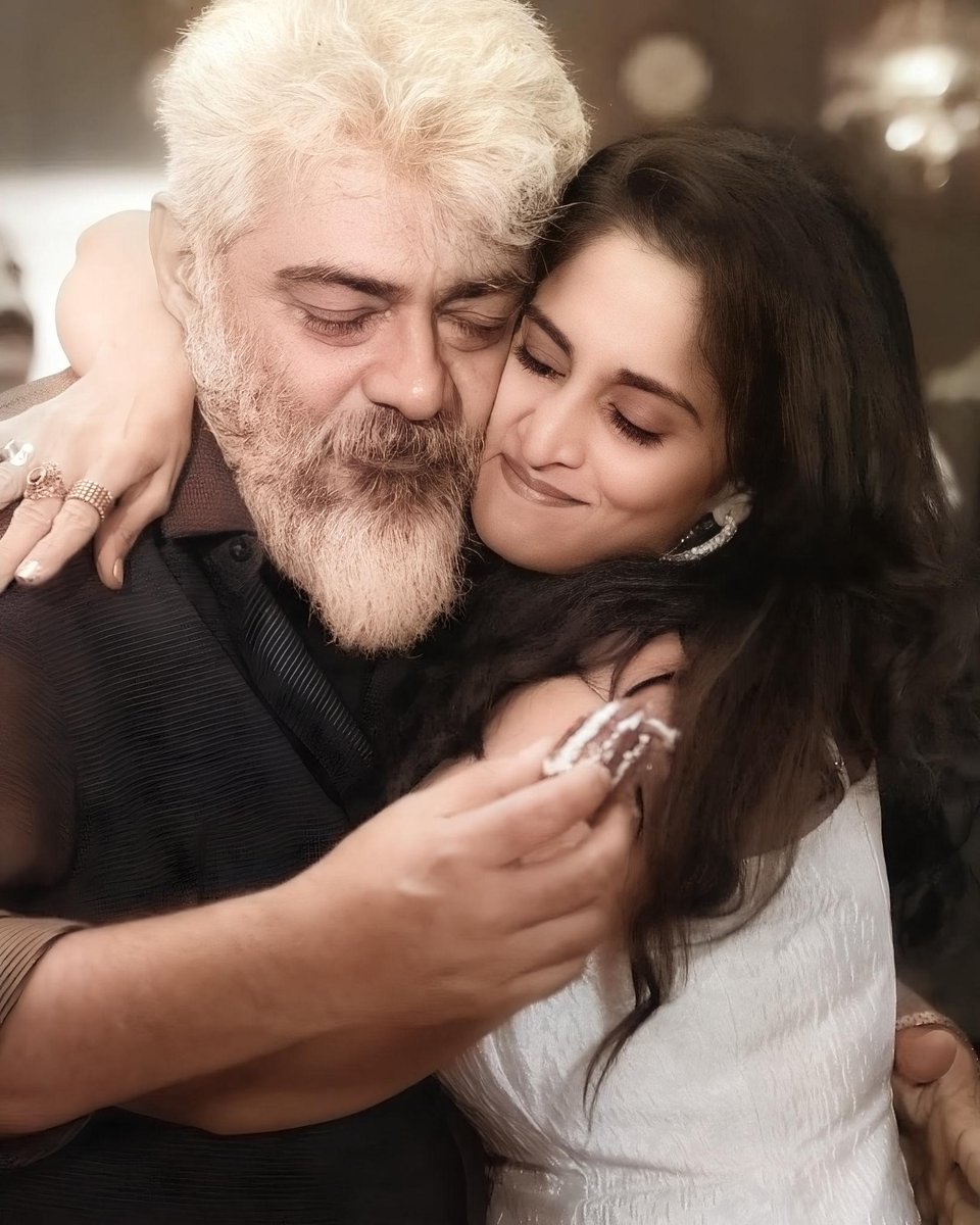 ajithAKthala's tweet photo. Kollywood Blessings #Couplesclick ๐๐๐ https://t.co/PYjlNYFNmc