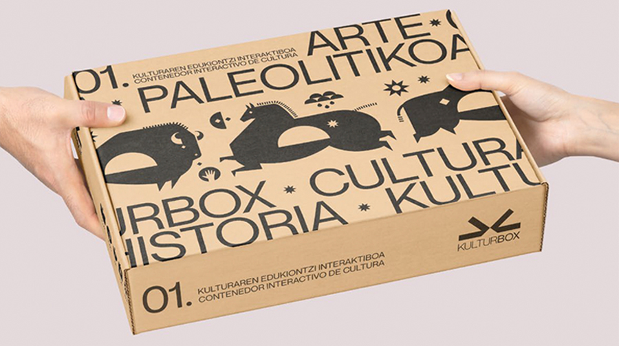 🤩Ekain, protagonista del primer KulturBox! KulturBox es una colección de cajas que, con sus productos exclusivos, aproxima a uno/a a la cultura mediante el entretenimiento, el diseño y la sorpresa. Su primera unidad, dedicada al Arte Paleolítico, estará a la venta en Ekainberri.