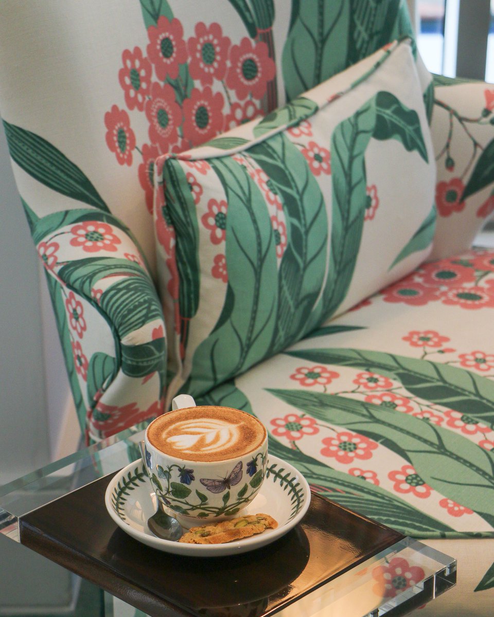 MerchantHouseBh's tweet photo. Feel at home during your stay and enjoy drinking your coffee in a relaxed way.

اشعر وكأنك في منزلك أثناء إقامتك واستمتع باحتساء قهوتك في كافيه قراي.

#themerchanthouse #bahrain #room #staycation #art #manama #fivestarboutiquehotel #relax #PureSpa #Spa https://t.co/6lXQQU6rzj