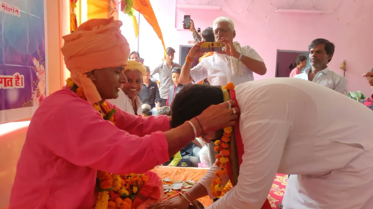 Yogendra_singhp's tweet photo. 📍वागदर (हमेरपाल) गुरु पूर्णिमा के शुभ अवसर पर 1008 श्री धर्म नाथ जी महाराज के दर्शन लाभ लिया।
.
.
.
.
.
.
.
.
#gurupurnima #guru #kadia #kumbhalgarh #kumbhalgarhpolitics #rajsamand #rajasthanpolitics #rajsamand #rajasthan #guruvar #rajasthan #neta #yuva #youth https://t.co/HHPsxvGGzQ