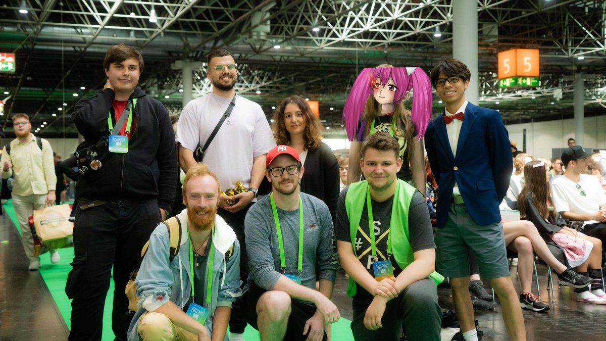 MrMayonnaiseSSB's tweet photo. Schöne Grüße von euren Wifi TOs auf der Dokomi 😄
Das komplette Wochenende war einfach der Hammer. All die "neuen" Leute zu treffen die man sonst nur über Tourneys kennt und mit euch abzuhängen war 10/10. Hat mich riesig gefreut 🥰 https://t.co/vogT0Fv3LA