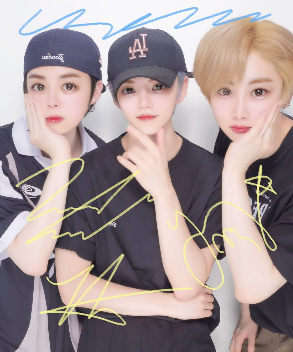 by_verivery's tweet photo. [#호영]

아잉 뀨~🤍💜

#베리베리 #호영 #계현 #연호 https://t.co/PAhtfguGOG