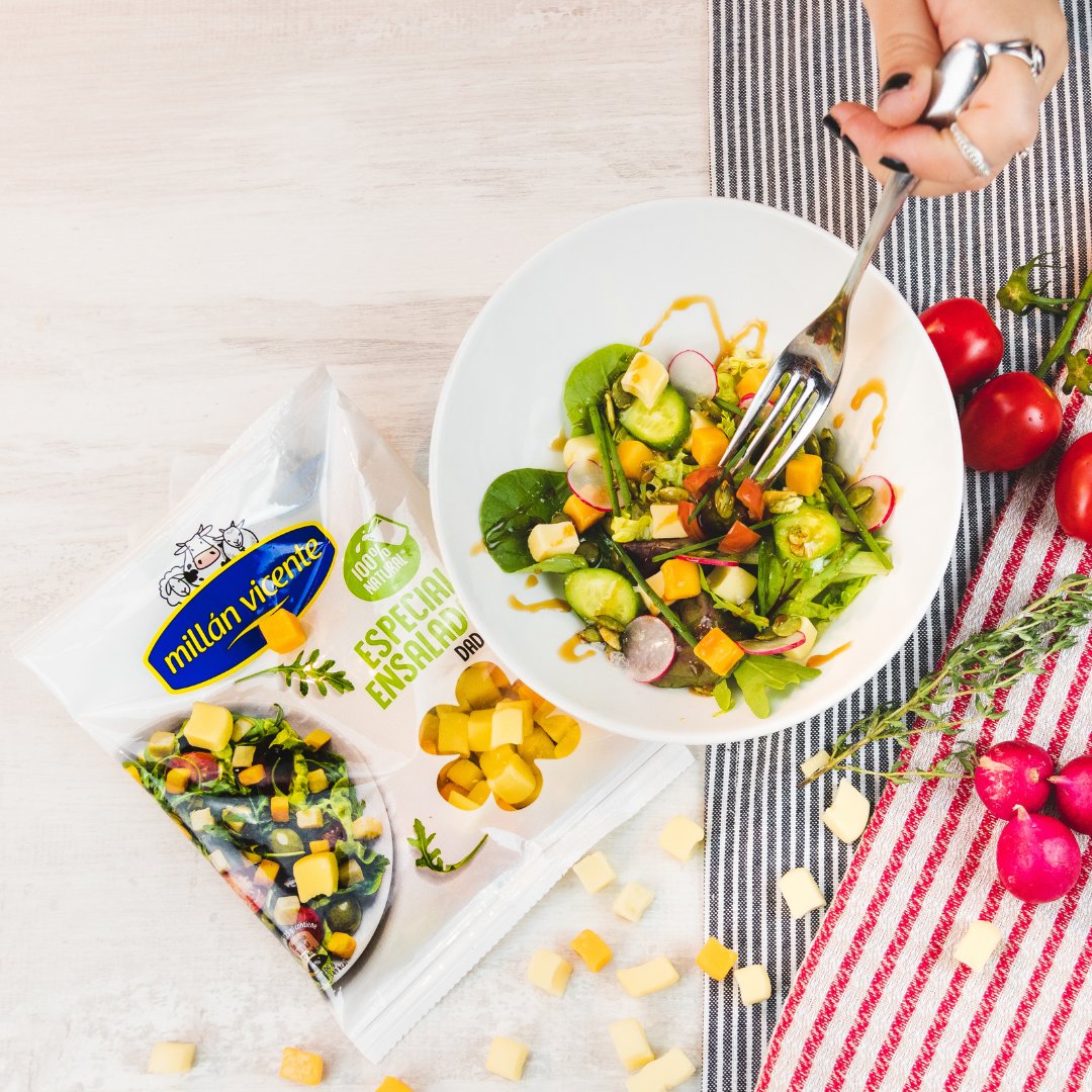 🥗 Para comidas o cenas fresquitas: móntate una ensalada de canónigos con pepino y taquitos de queso Millán Vicente Especial Ensalada.

Puedes añadir los ingredientes que más te gusten, nueces, atún, vinagreta de mostaza…