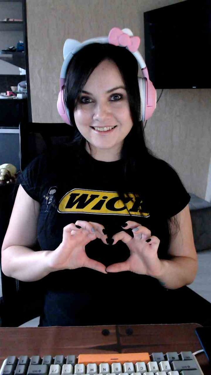 Kerry_Shark's tweet image. Ищу работу. Помогите ретвитами, пожалуйста. 

Senior Community Manager. Опыт: 9 лет в геймдеве, но готова рассматривать вакансии и вне его.
Да и конкретно на КМстве не помешана, можно предлагать варианты.

Нахожусь в Армении. Есть разрешение на работу, банковский счет, ИП.