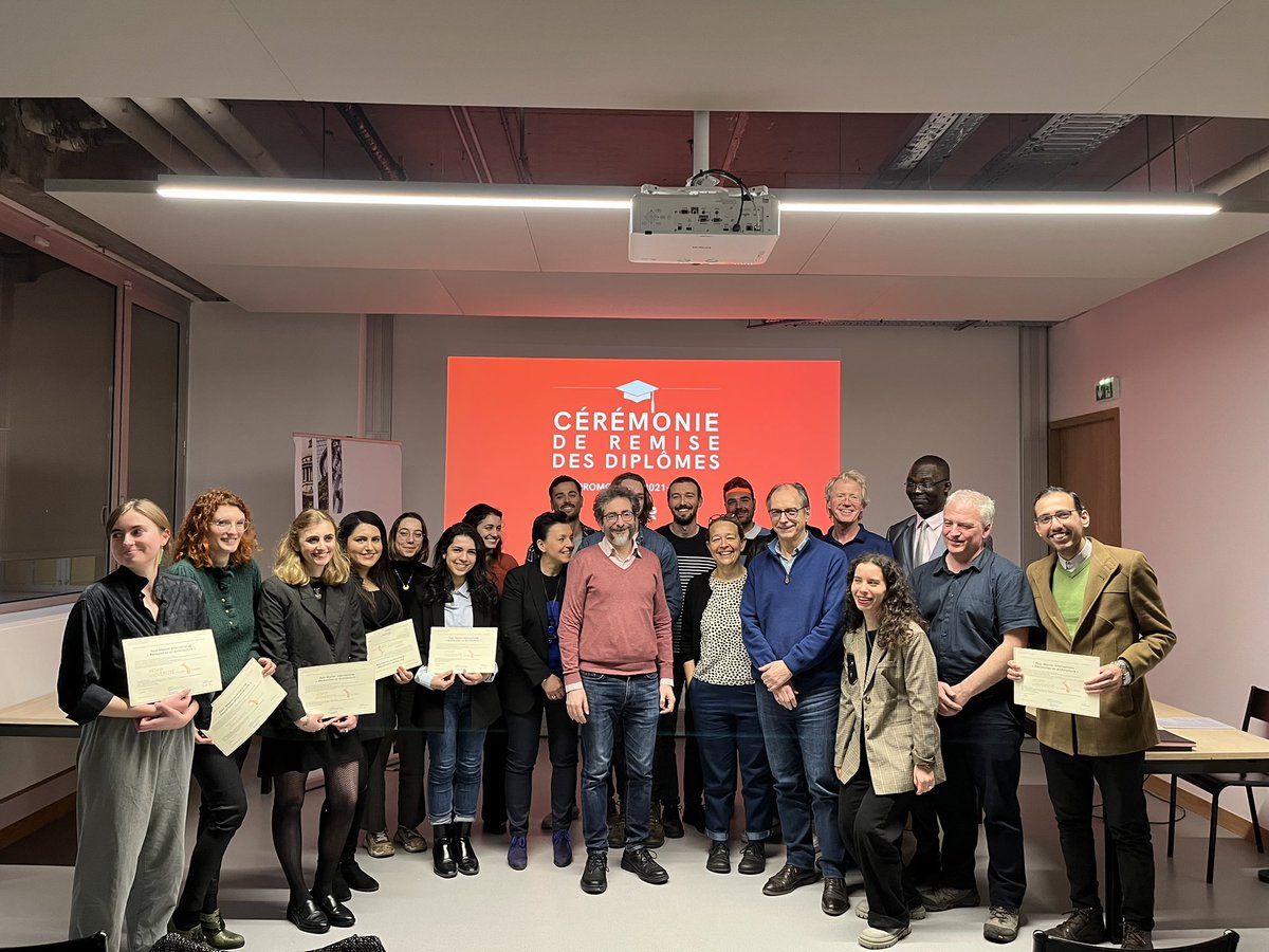 HESAM_Univ's tweet image. [#FlashbackHESAM 🐚] Revivez les grands moments 2023-2023 #HESAM #13 : Le 24 mars 2023, @HESAM_Univ &amp;amp; @ENSAPLV ont eu l’honneur de diplômer la promotion 2022 du #PostMaster international recherches en #architecture 🎓urlz.fr/muiB