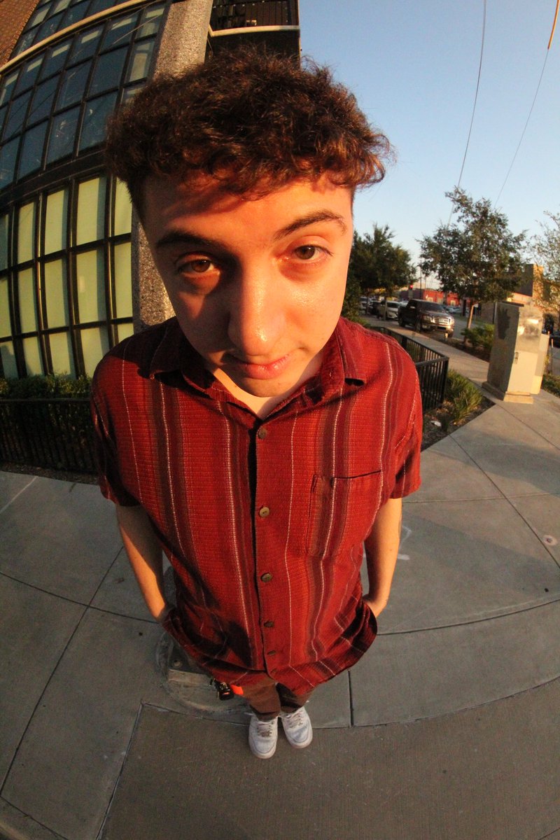 johnlikesoda's tweet photo. let the sun set https://t.co/0ncxPdytl0
