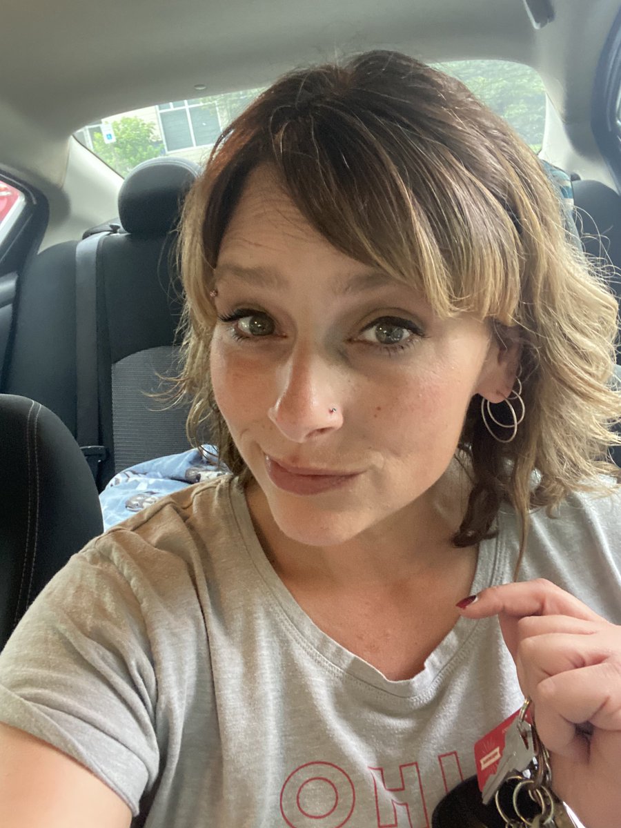 BreezeBabyBrie's tweet image. Welp, today’s not gonna kick it’s own ass, so time to rise and grind and make today my bisch. 🤘🏻🔥💜

#INeedSleep #MondayMotivationIsLacking #MondayIsMyBisch