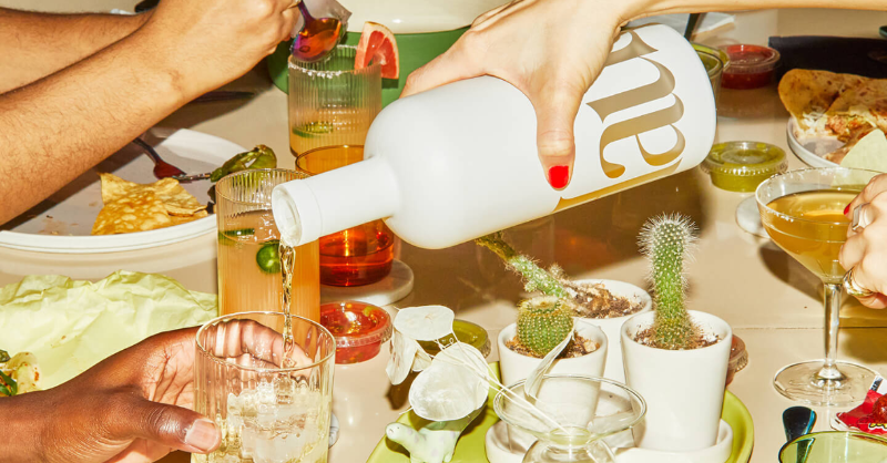 FoodBev's tweet photo. 🤝 The Naked Market has announced the acquisition of @drinkhaus after the brand faced struggles following a public loss of investor funding.

🆕 Haus is being re-launched with the flavours: Citrus Flower, Pomegranate Rosemary and Grapefruit Jalapeño.