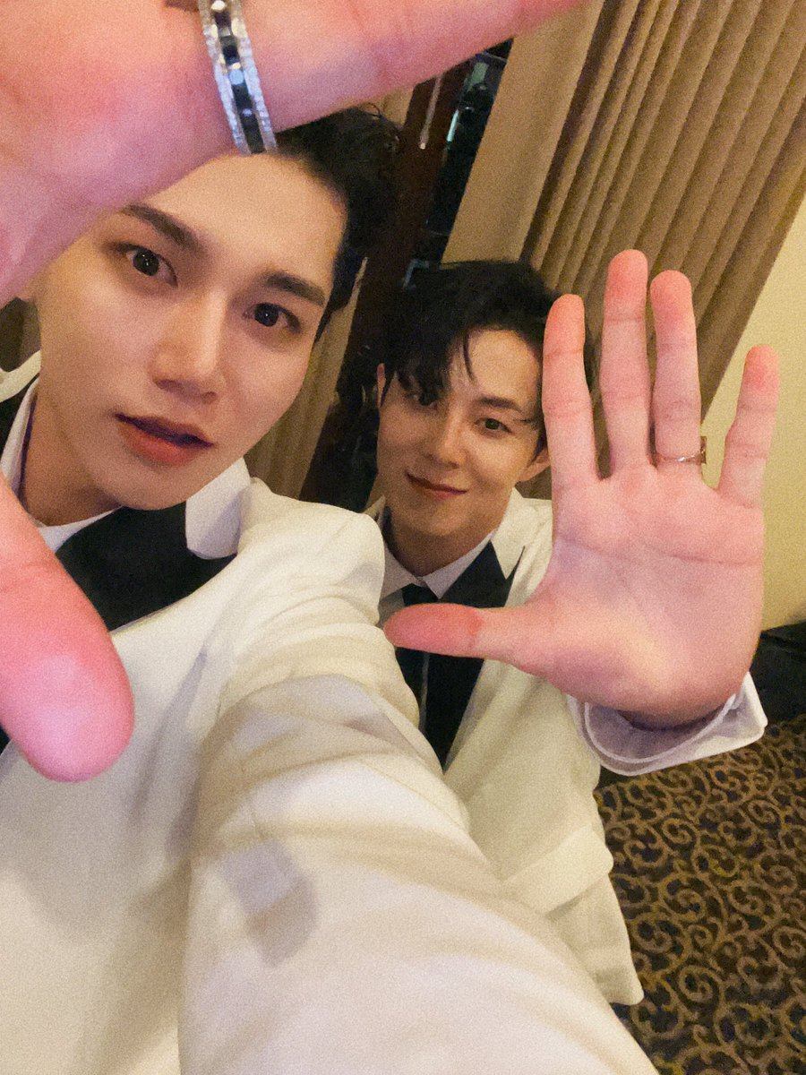 dna_enter's tweet photo. 여러분 오늘�� 즐거운 하루 보내고 계신가요~~~?! 
사진은 어제 사진!

#멋진녀석들 #greatguys #그레이스 #grace #그레이스사랑해 #Grace_I_love_you #grace愛してる https://t.co/5cBvi0SA5z