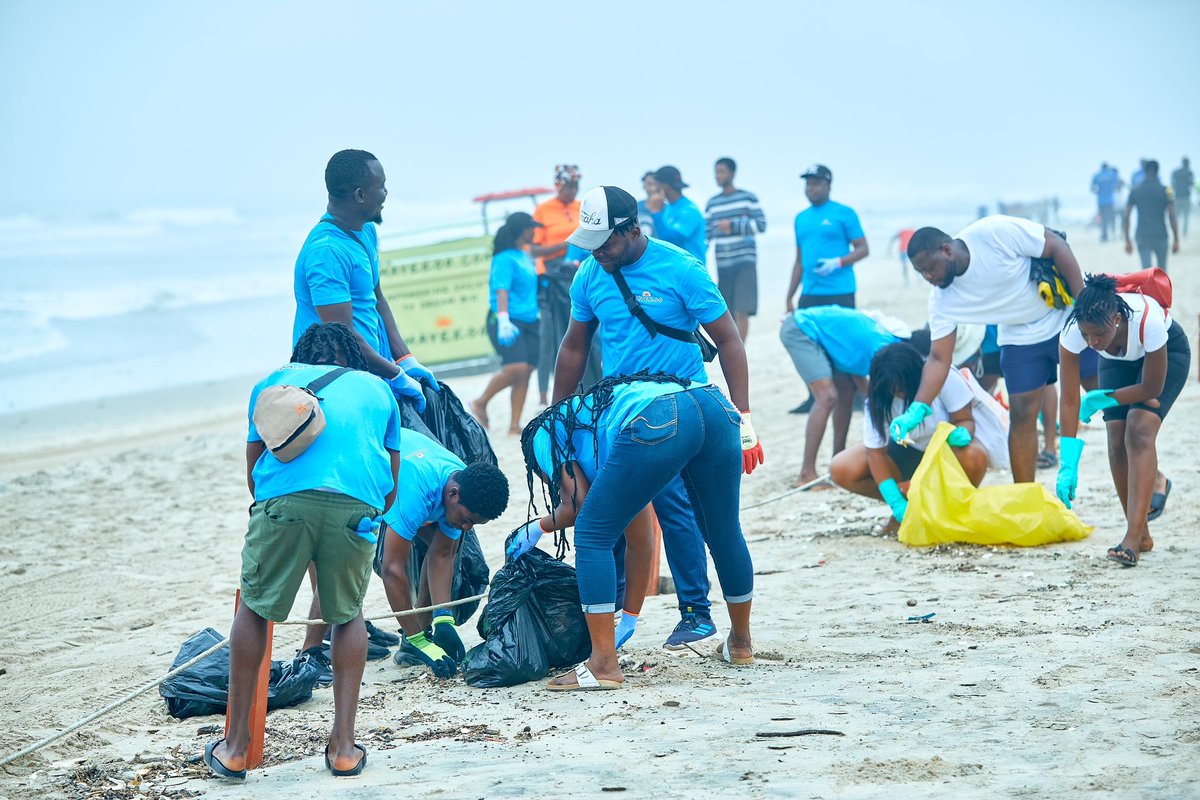 Mayekoo_Impact's tweet photo. ๐๐ Huge thanks to the 60+ volunteers and organizations who joined Mayekoo for the #LabadiBeach to #LabomaBeach clean-up this past weekend! Your dedication made a significant impact. Remember, small actions like this can lead to something bigger.#BeachCleanUp #CommunityPower https://t.co/va8r3dpBOH