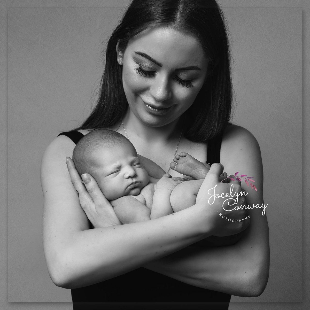 🌟 Fun Fact: A baby's sense of smell is highly developed at birth. They can recognise their mother's scent within just a few hours! 😍👃 #BabyFacts #NewbornDevelopment