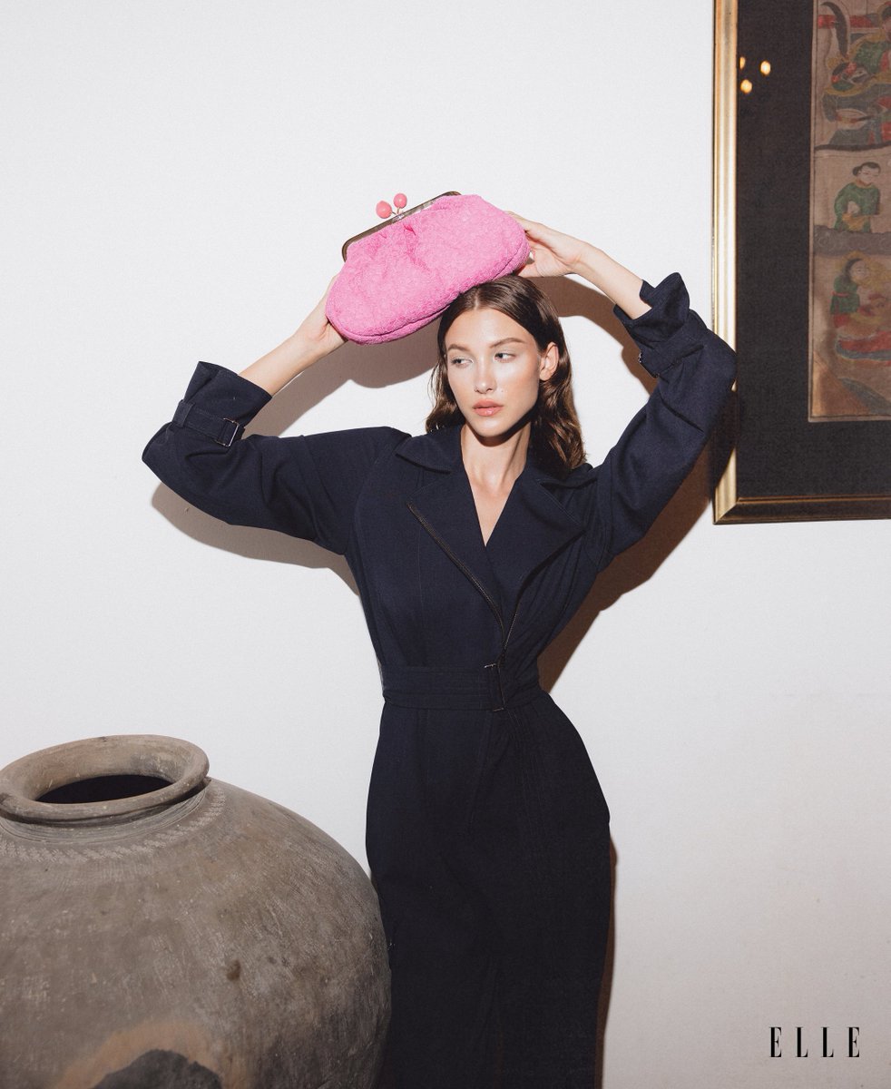 weekendmaxmara's tweet photo. Staying chic: the Pasticcino Bag Hommage à la France is the most subtle accessory to look polished in the heat this summer, as featured in @ElleSingapore .
#PasticcinoBag #WeekendMaxMara https://t.co/kKjyLV0Nqn