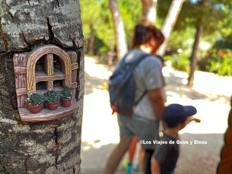 ¡Nuevo post! 🆕 En San Martín de Valdeiglesias, Madrid, hay un Bosque Encantado con unas 300 figuras y más sorpresas, un lugar ideal para ir en familia. ¿Quieres conocerlo? 🧚‍♀️ 

▶️ bit.ly/44a9fm2◀️

#SpainTB 
#planesconniñosmadrid 
<a href="/Bosque_madrid/">El Bosque Encantado</a>