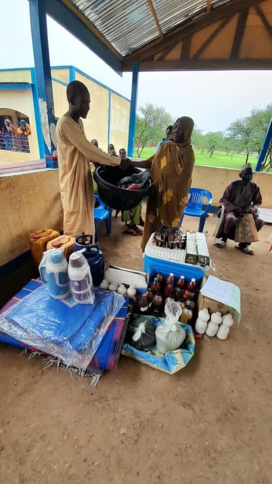 CiaudCanada's tweet photo. CIAUD🇹🇩 📍N’Djamena 

3groupements des femmes investies dans les activités génératrices des revenus ont été appuyés dont :1 groupement au camp de Kalambari et 2 au camp de Guilmey qui sont spécialisés dans la transformation d’arachide et la  saponification
@UnhcrTchad 
@WFP_Chad https://t.co/hoLOchVEIB